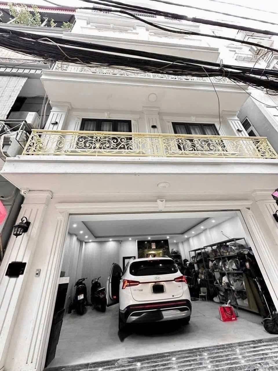 Nhà Mai Dịch 68m2, 11 tỷ đầu tư sinh lời cực khủng, 16 chỗ quay đầu