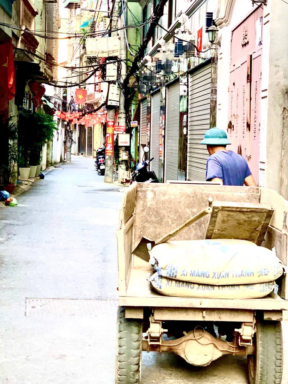 Nhà 5 tầng Trương Định, 34m2, 5 phòng ngủ, ô tô đỗ cửa, kinh doanh đỉnh