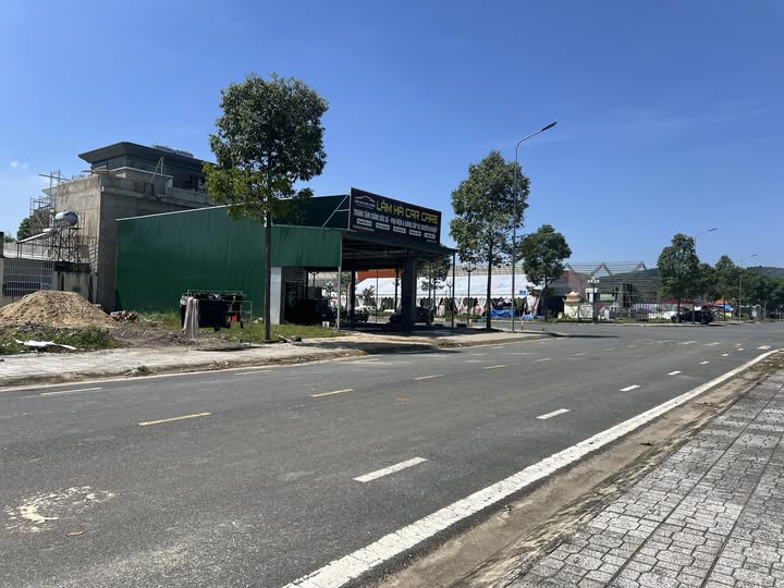 Chính chủ gửi bán lô đất đẹp tại khu đô thị mới Trung tâm thương mại Đinh Văn