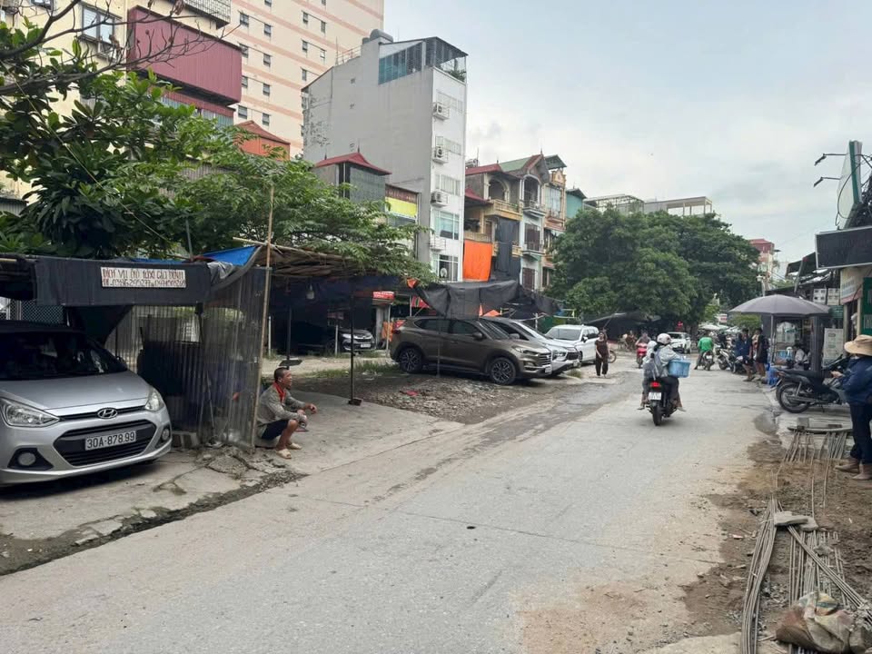 Nhà Cổ Nhuế 42m2, 5 tầng thang máy, ô tô đậu cửa giá hời như mơ