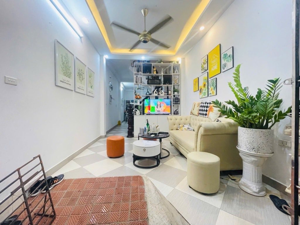 Nhà Trần Cung, 4 tầng lung linh, sổ vuông vắn, ngõ nông gần ô tô