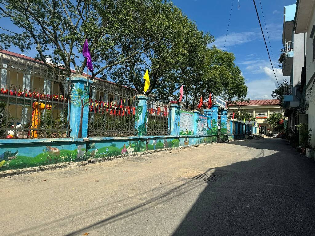 Bán đất 112m² Văn Môn, Từ Sơn, kinh doanh, ô tô tránh, đối diện trường học