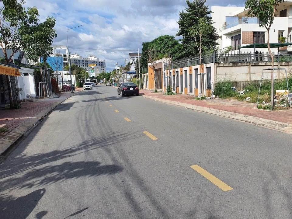 Nhà mặt tiền Thủ Dầu Một kinh doanh bạt ngàn, giá hời 7,5 tỷ