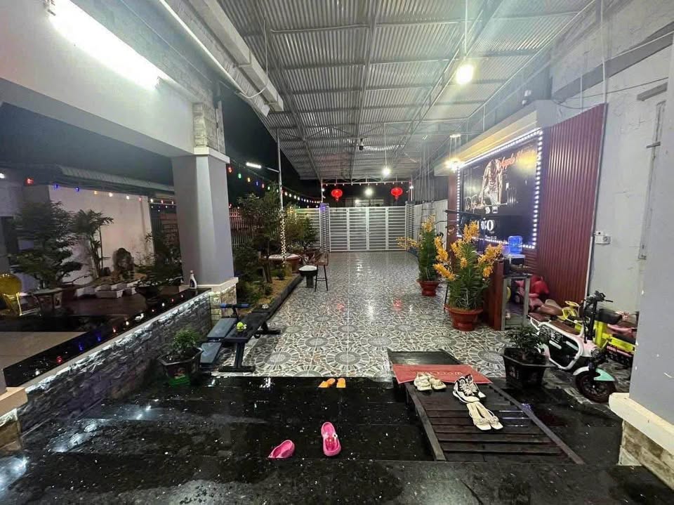 Nhà Hòa Thành 16m nở hậu, 28m sâu, giá 'hời' chỉ 7.5 tỷ - Sổ mới, công chứng ngay