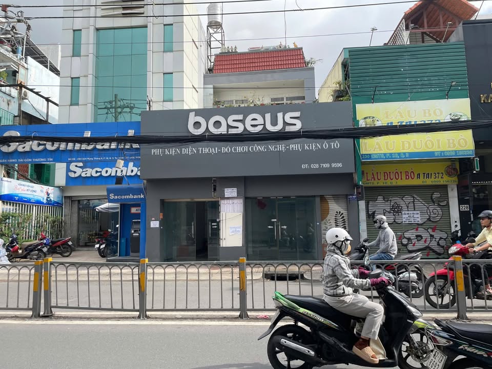 Cho thuê mặt bằng trung tâm Quận 3, đường Cách Mạng Tháng 8, 7mx8,2m