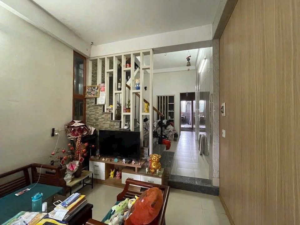 Nhà 2 tầng kiệt ô tô Nguyễn Khoa Chiêm