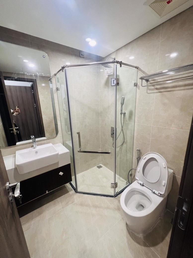 Căn hộ Hoàng Huy Commerce 2,5 phòng ngủ full nội thất, chỉ xách vali vào ở