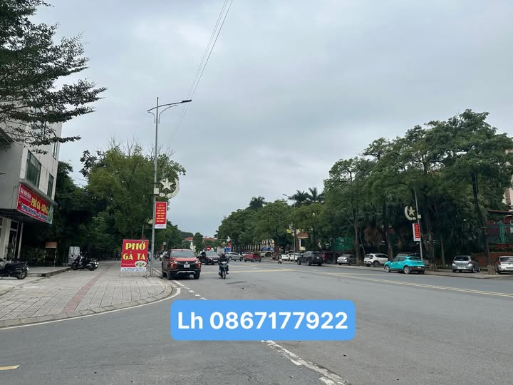 Đất vàng mặt tiền 10m, kinh doanh sầm uất đường Nguyễn Tất Thành, Việt Trì