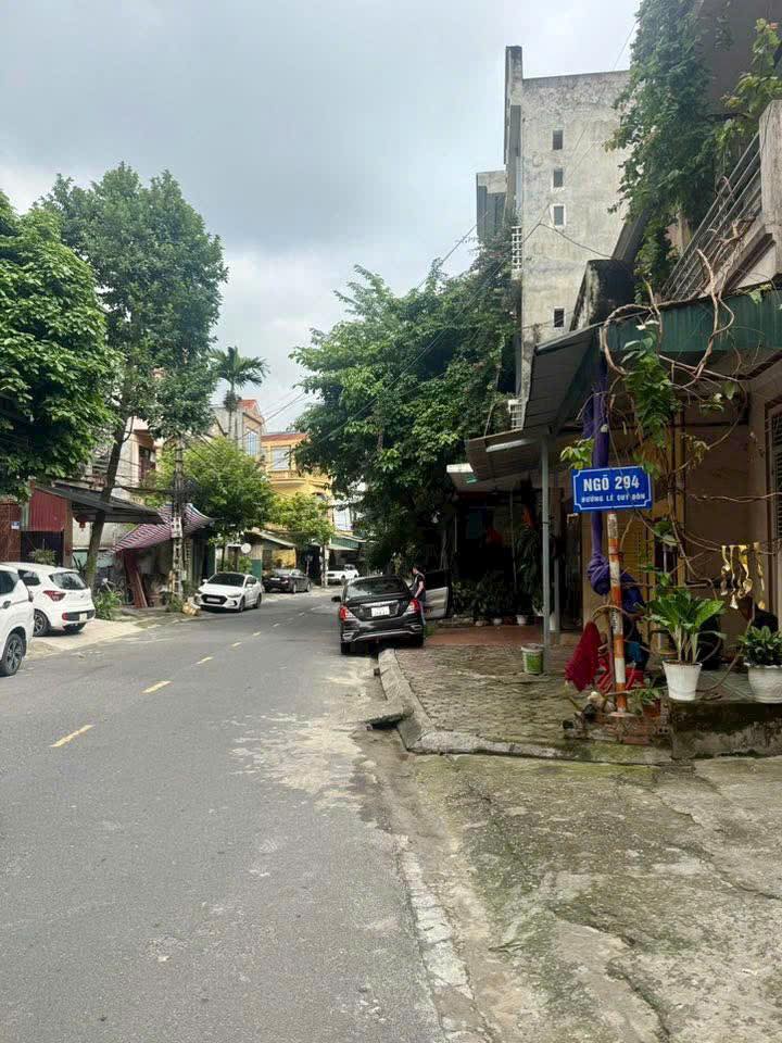 Bán đất tặng nhà 2 tầng Lê Quý Đôn, Việt Trì ô tô tránh, 67,3m2