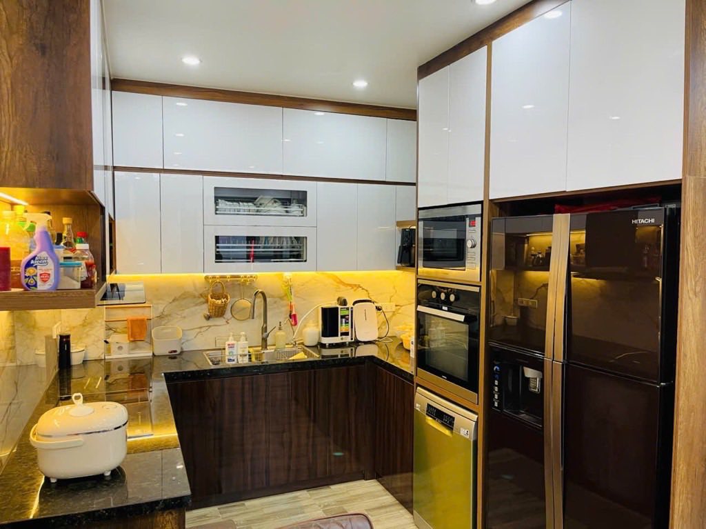 Nhà Lạc Long Quân, Cầu Giấy, ô tô vào nhà, 6 tầng, 40m2