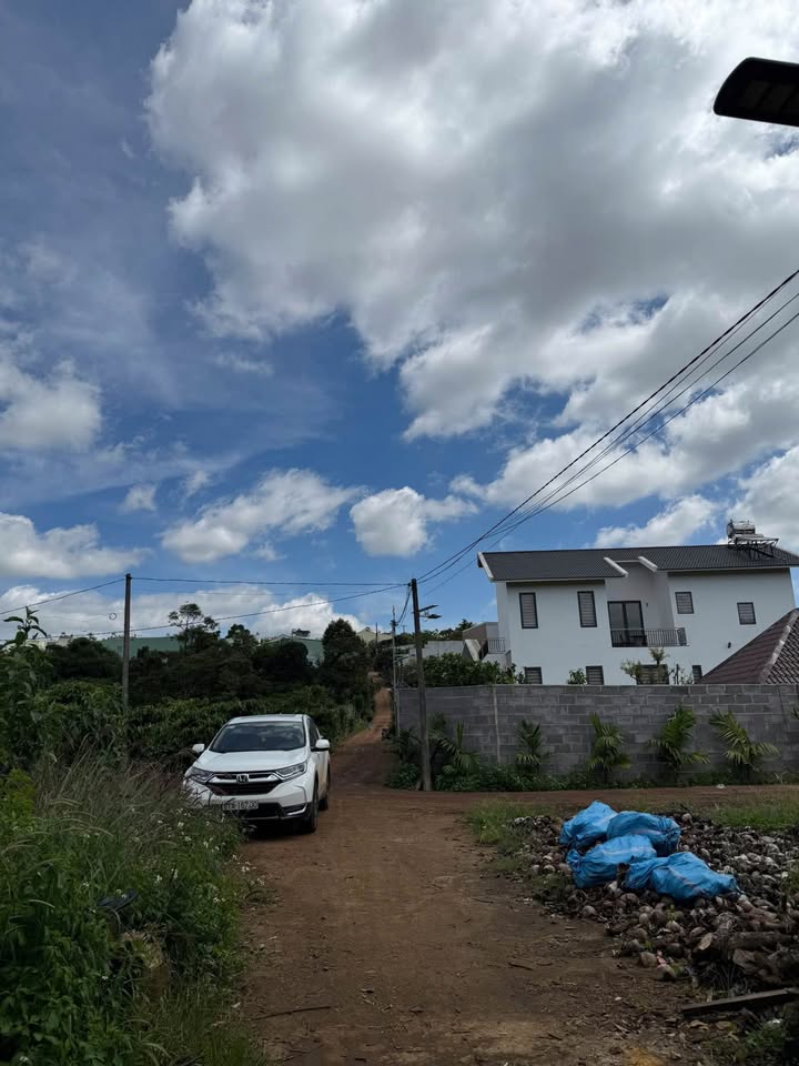 Bán gấp nhà trung tâm Pleiku, hẻm thông thoáng, giá tốt