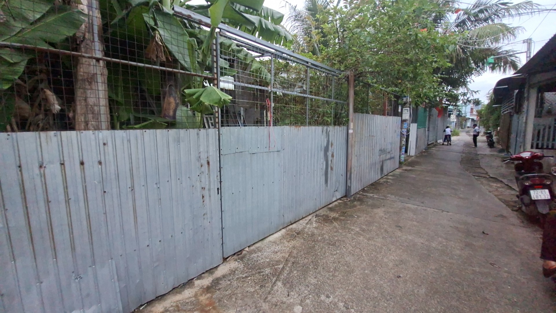 Cơ hội vàng sở hữu ngay 2 căn nhà cấp 4 kiên cố trên mặt tiền đường bê tông rộng rãi