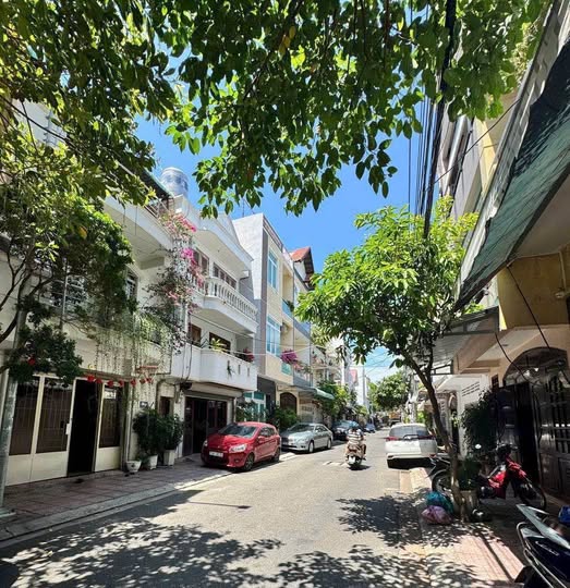 Nhà Vũng Tàu 90m2, 3 phòng ngủ, 3 lầu, sổ đỏ xịn, giá 10,5 tỷ, đón gió biển