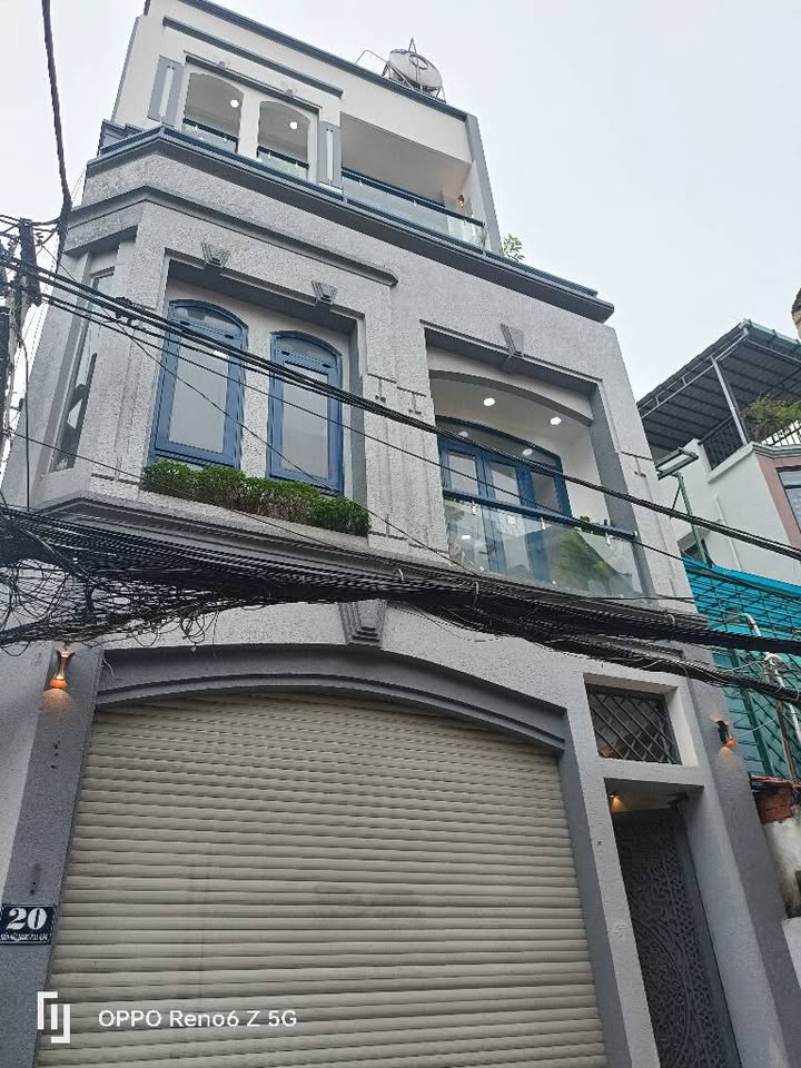 Góc nhà sang trọng, 4 tầng thang máy, hồ bơi riêng, mặt tiền Trần Hữu Trang, Phú Nhuận 70m2