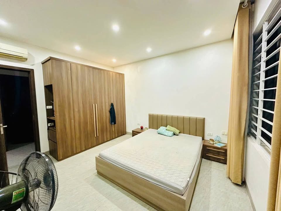 Nhà Cầu Giấy 59m2, 4 tầng, mặt tiền 6m giá 16,5 tỷ