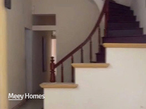 Nhà 2 tầng dân tự xây cực kỳ chắc chắn, tọa lạc tại vị trí đắc địa của thành phố Tam Điệp, tỉnh Ninh Bình