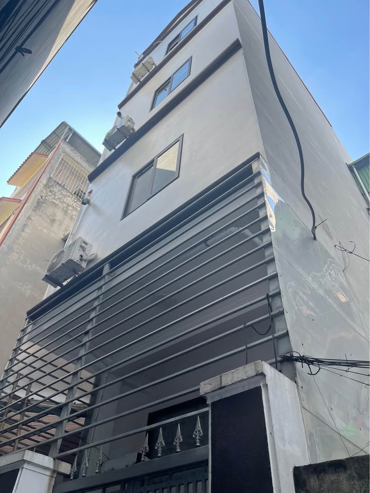 Nhà Cầu Giấy 63m², 5 tầng, 3 mặt thoáng, ngõ thông, giá hời