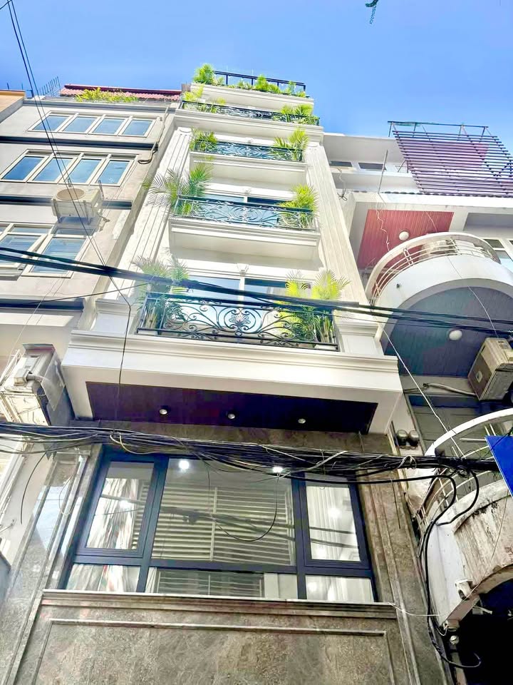 Bán nhà 8 tầng thang máy, khu phân lô Hoàng Quốc Việt, Cầu Giấy