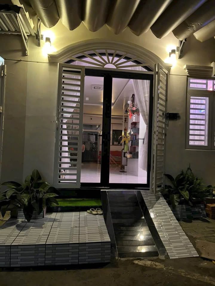 Nhà góc 1 trệt 1 lầu đẹp như mơ tại khu đô thị Tây Sông Hậu, Long Xuyên, sẵn sàng đón bạn về nhà