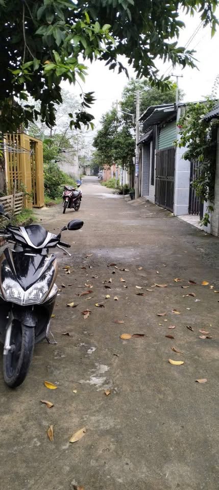 Chào mừng quý khách đến với cơ hội sở hữu ngay lô đất thổ cư rộng rãi 180m² tại Tân Uyên, Bình Dương