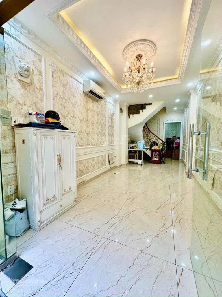 Gần đại học kinh tế, nguyễn tri phương, quận 10, nhà 5 tầng, dt 41m2, nhỉnh 8 tỷ tl