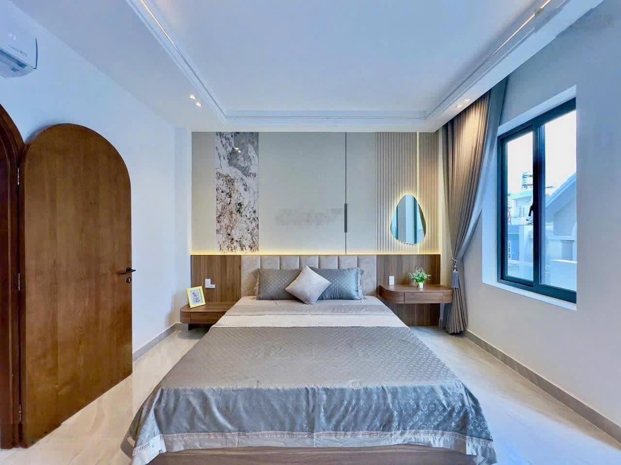 Giảm sâu bán gấp nhà 70m2 giá 3tỷ800, nguyễn văn thương p25 bình thạnh. cho thuê 30tr/th. sổ riêng