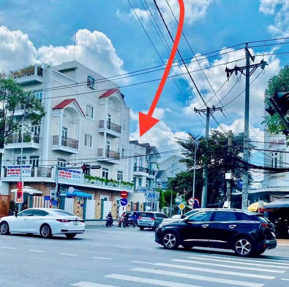 Cho thuê nhà trệt 3 lầu mặt tiền Trần Hoàng Na, Ninh Kiều, kinh doanh đắc lợi