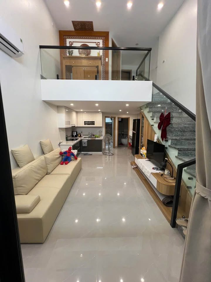 Nhà 1,5 tầng xinh xắn, 2 ô tô tránh, full nội thất tại Cẩm Phả