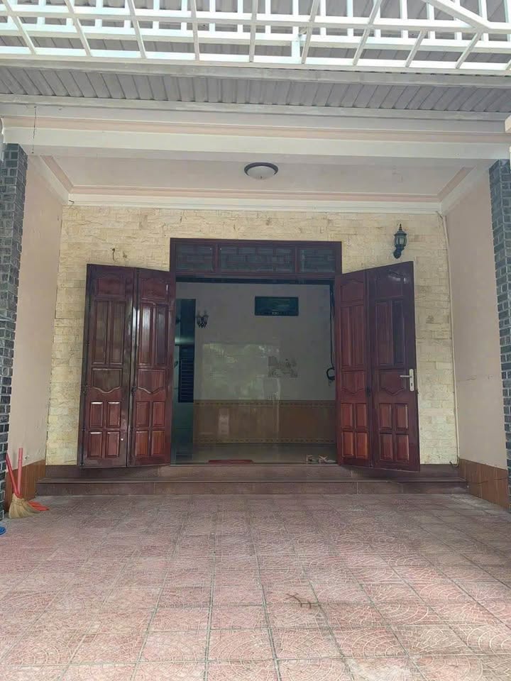 Mặt tiền kinh doanh Lê Viết Lượng, phường Xuân Phú, thành phố Huế, giá 7,2 tỷ