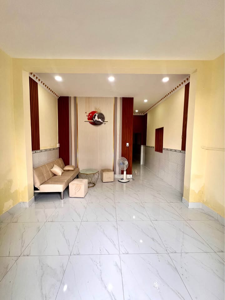 Nhà 2 tầng thoáng mát, hướng Đông - Vĩnh Lộc, Thanh Hóa