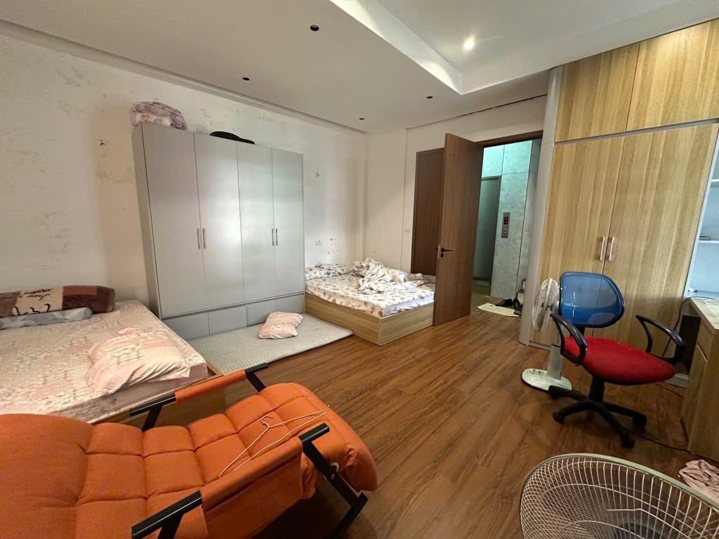 Mỹ Đình lung linh, nhà 7 tầng thang máy, lô góc, ô tô đỗ cửa, ở sướng cho thuê đỉnh