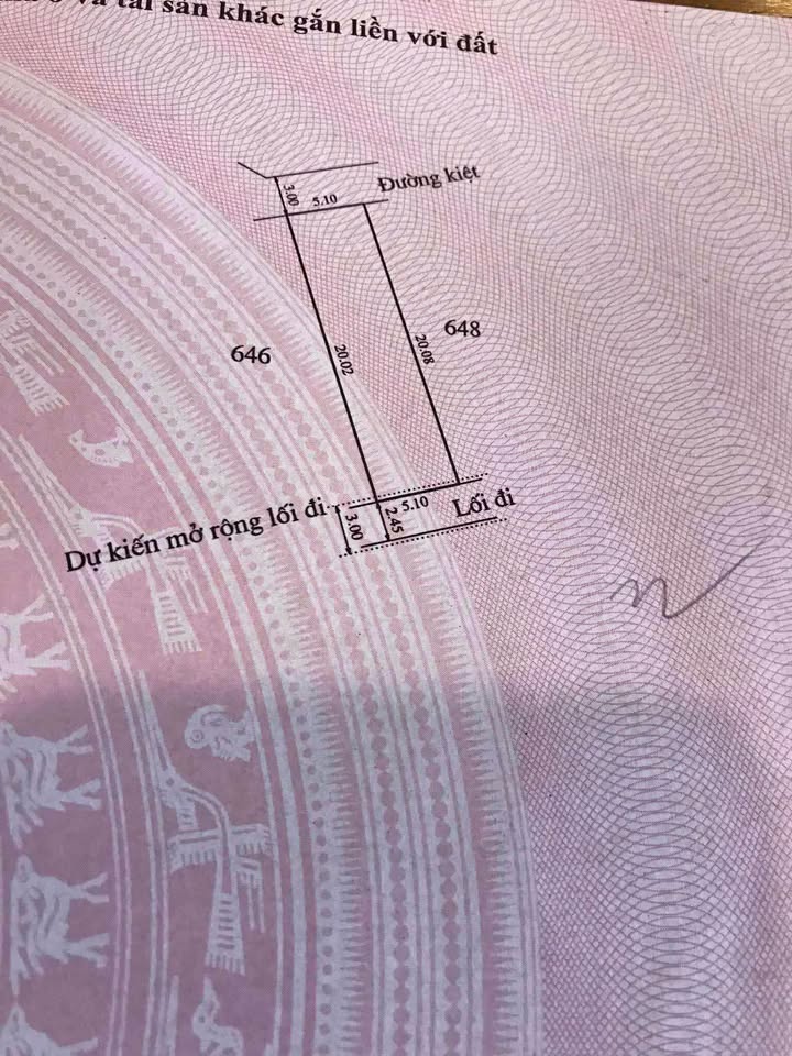 Lô đất hai mặt tiền, 102m2 tại Huế, sổ đỏ sẵn sàng giao dịch