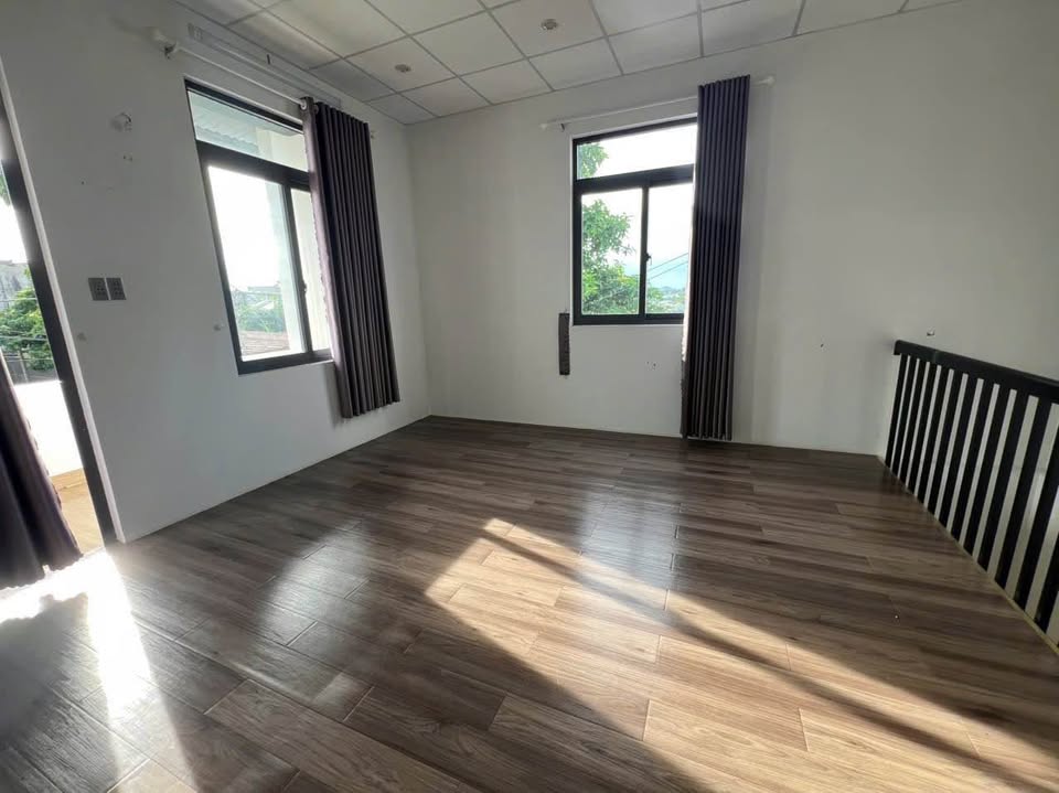 Nhà đẹp trung tâm Buôn Ma Thuột, cách Lê Duẩn 100m, giá chỉ 2,35 tỷ