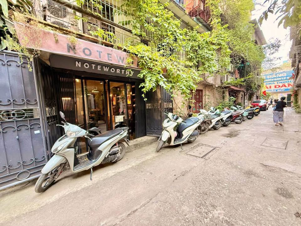 Tập thể 2 mặt ngõ, ô tô tránh, 70m² Đống Đa, full công năng