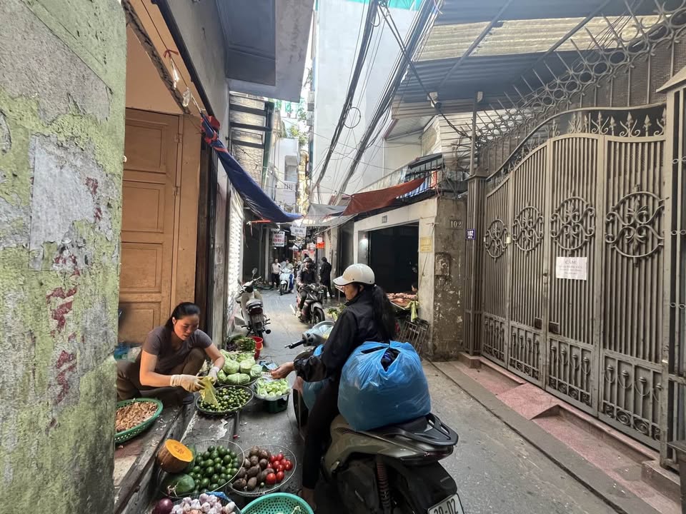 Nhà mặt ngõ Đống Đa, 70m2, 3 tầng, sổ nở hậu, giá 9,5 tỷ