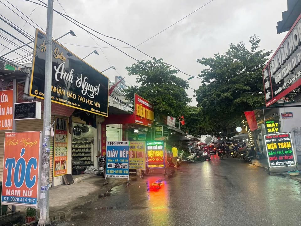 Nhà 2 tầng kèm 4 phòng trọ, mặt tiền siêu rộng, kinh doanh đỉnh tại Bình Xuyên