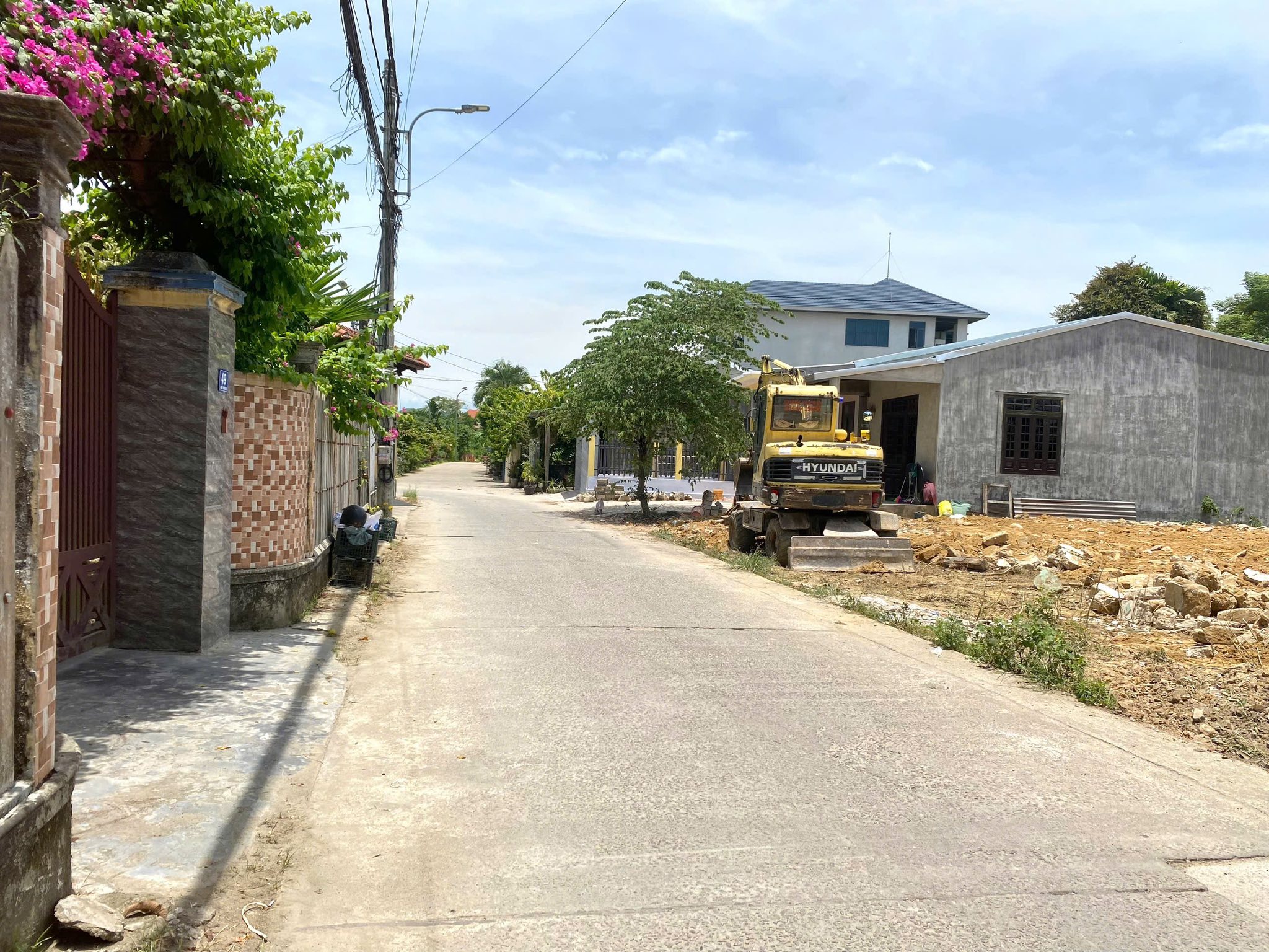 Đất 3 mặt tiền, đường 13,5m, giá 3,15 tỷ, vị trí vàng gần cầu Nguyễn Hoàng