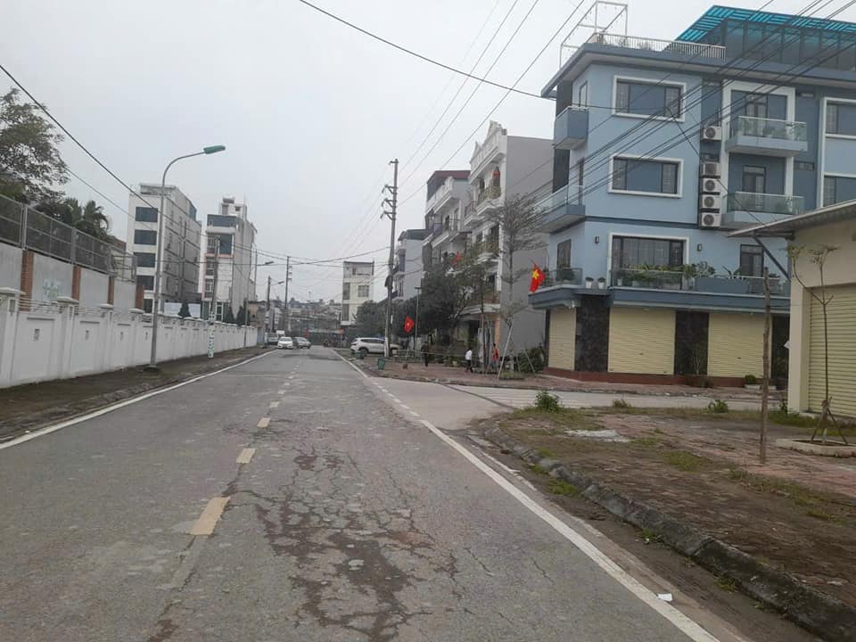 Bán đất dịch vụ 114.9m2 khu 2.3ha, thị trấn Trạm Trôi, mặt tiền 7.65m, gần QL32