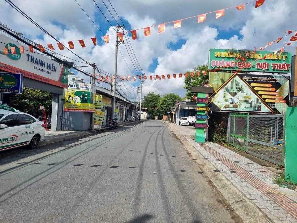 Bến Tre nhà mặt tiền kinh doanh 365m2, nở hậu 28m, giá 14.5 tỷ