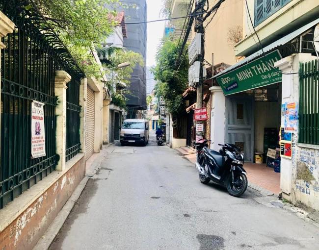 Nhà đẹp Lạc Long Quân - Ô tô vào nhà, 5 tầng hiện đại