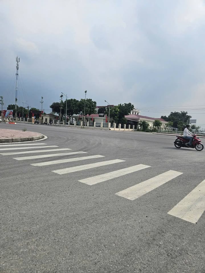 Đất vàng Ninh Phong trung tâm ngã tư, 108m2, mặt tiền 6m giá thương lượng