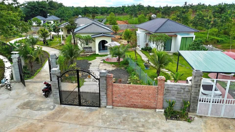 Bán nhà vườn tâm huyết tại Đồng Xoài, Bình Phước - 2.3 sào, view suối, tặng full nội thất