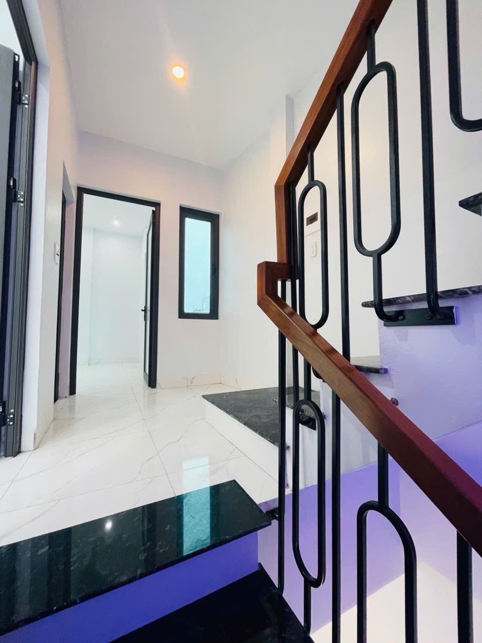 Nhà 3 tầng Phú Xuân, 2 căn lô góc, ngõ ô tô tránh, giá hời