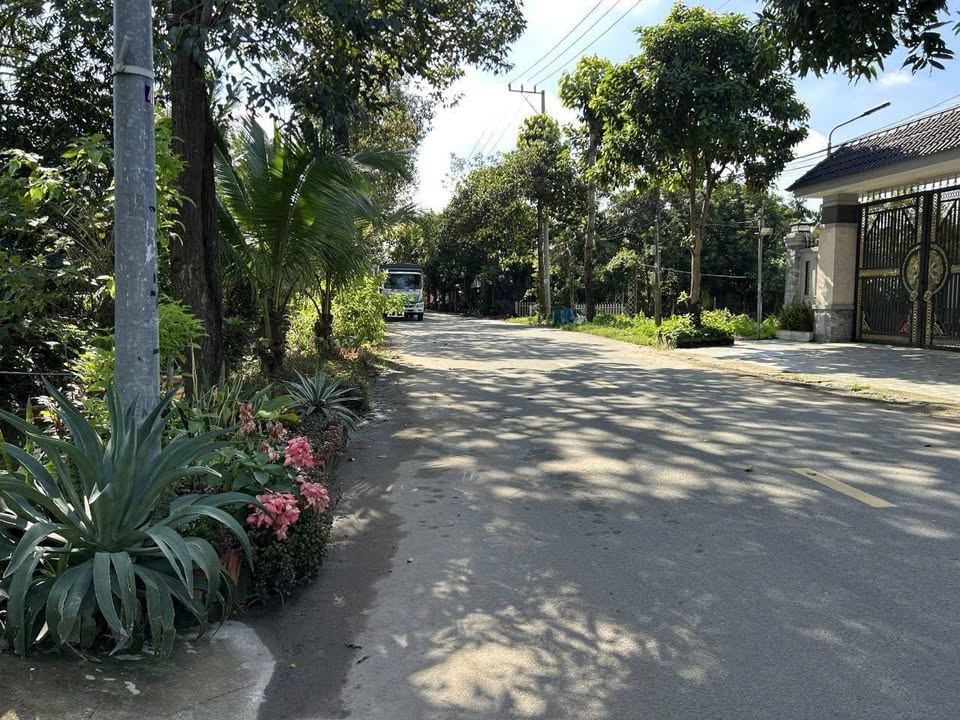 Biệt thự vườn 716m2, ngang 15m, giá 13 tỷ, đường thông thoáng