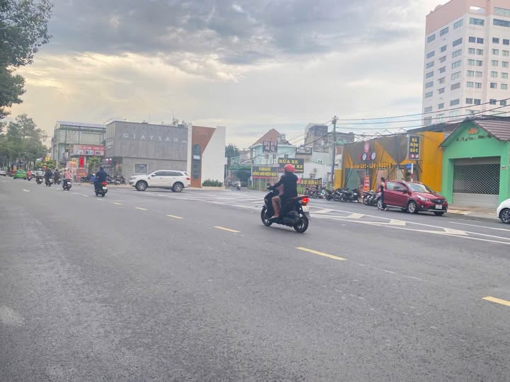 Nhà mặt tiền Trương Định (đường 4) - 23 tỷ - Biên Hòa