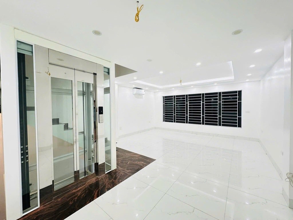 Cầu Giấy, nhà 6 tầng thang máy, 2 mặt ngõ ô tô tránh, kinh doanh đỉnh cao