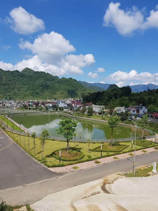 Bán đất thổ cư mặt đường Nguyễn Chí Thanh, phường Tân Phong