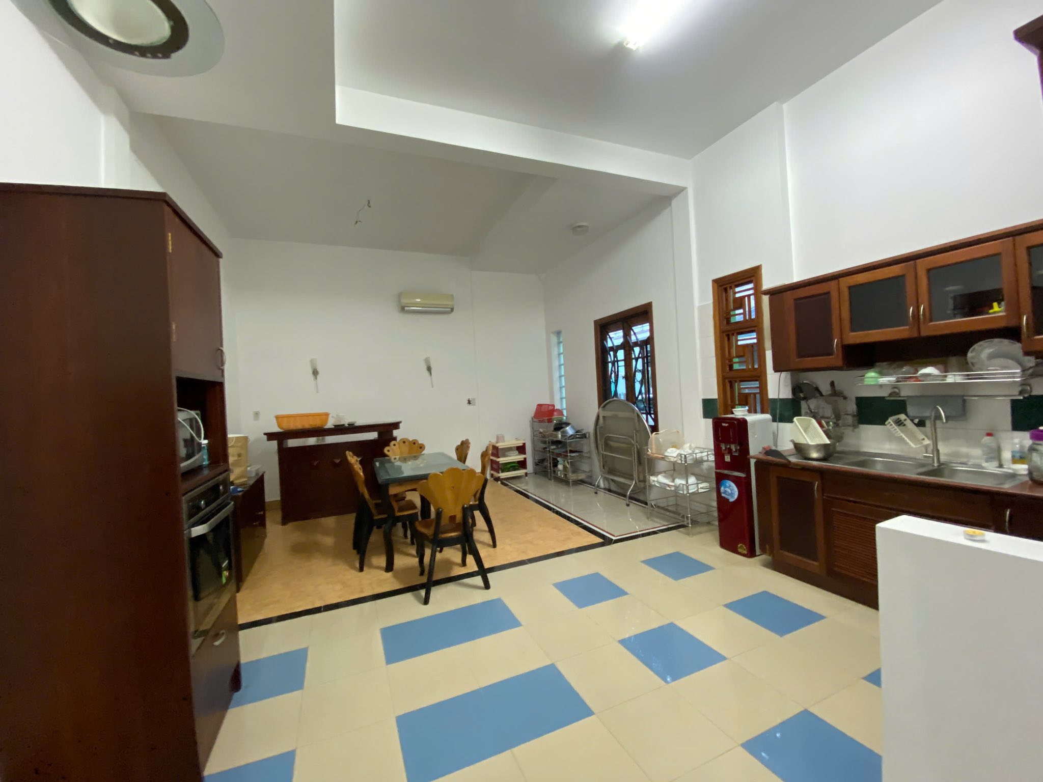 Cho thuê nhà 3 tầng mặt tiền Trần Nhật Duật, 100m2, 12 triệu/tháng