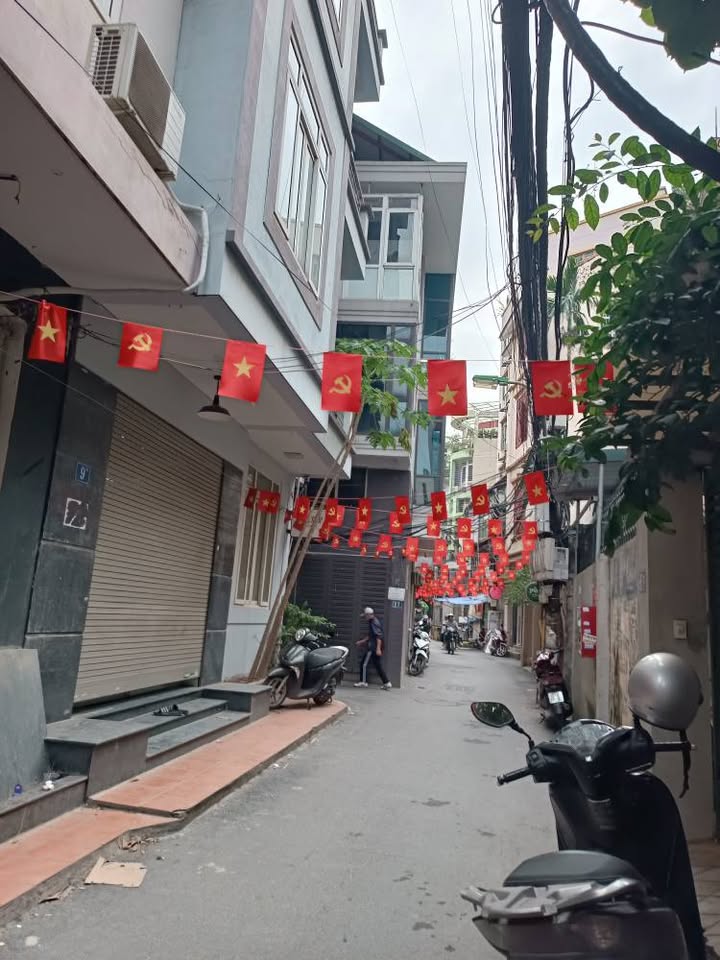 Xuân Thủy, Cầu Giấy biệt thự góc 7 tầng, 15 phòng studio, ô tô vào nhà, 32 tỷ