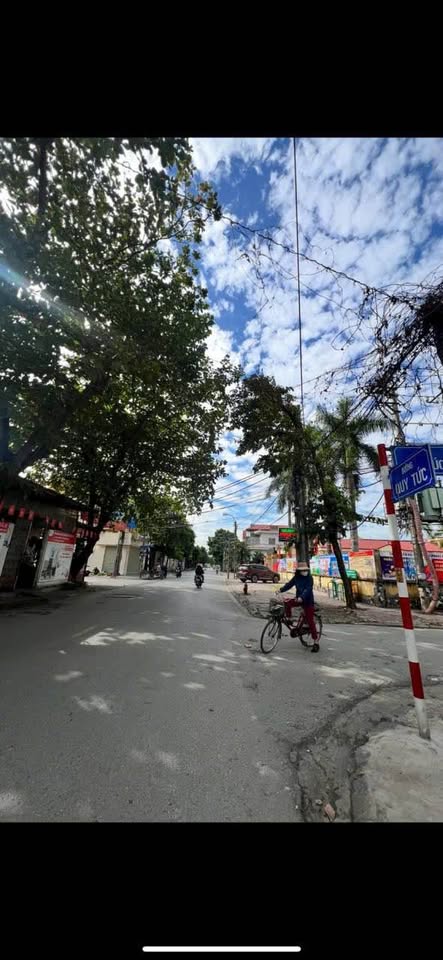 Bán đất 115m2 mặt tiền 8m, ngõ ô tô tránh, gần chợ Trần Tất Văn, Kiến An